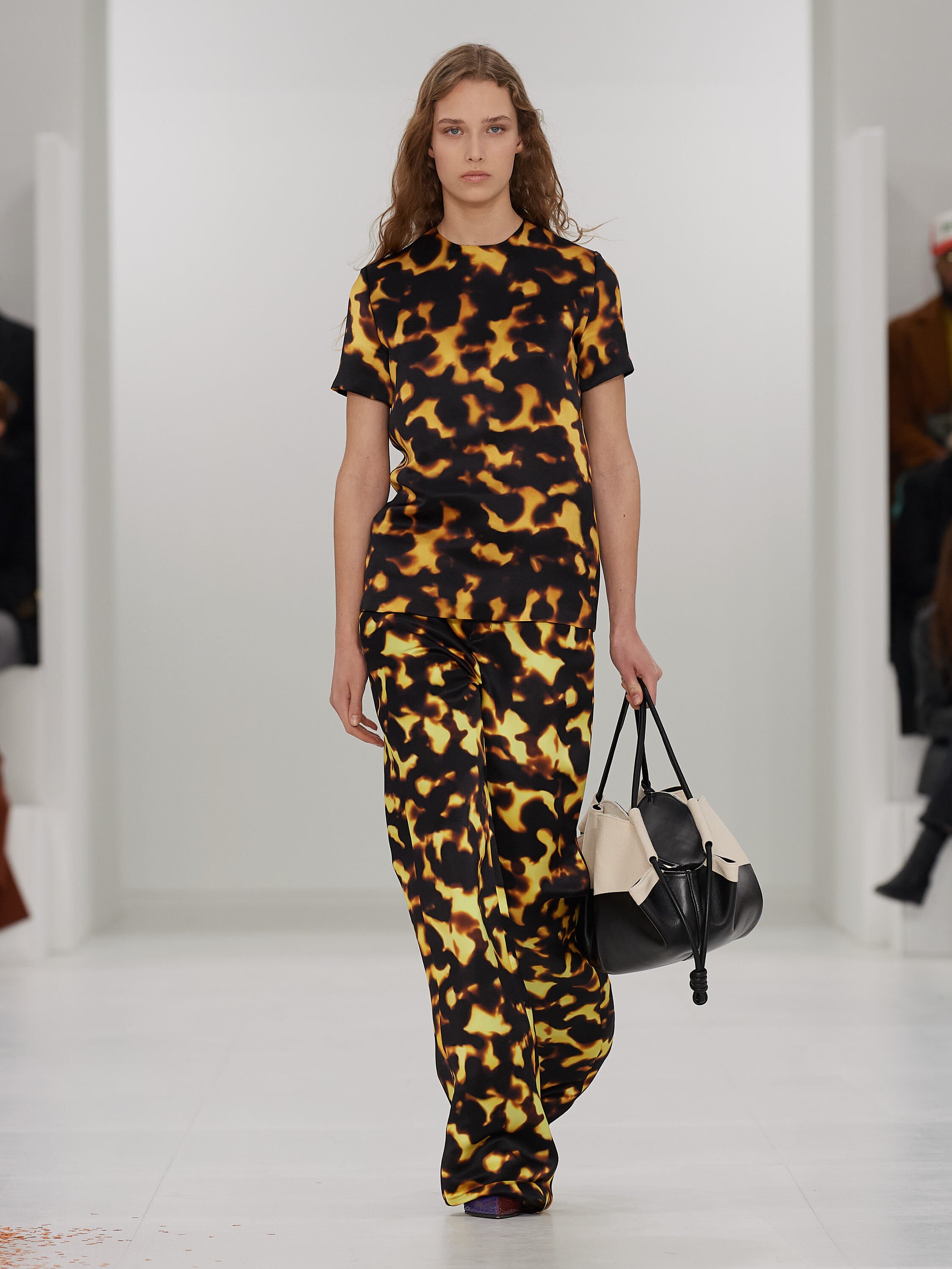 Runway · Fall-Winter 2023 women's collection · Loewe